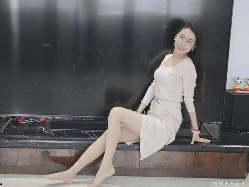 肉色丝袜颜射,一场视觉与情感的盛宴